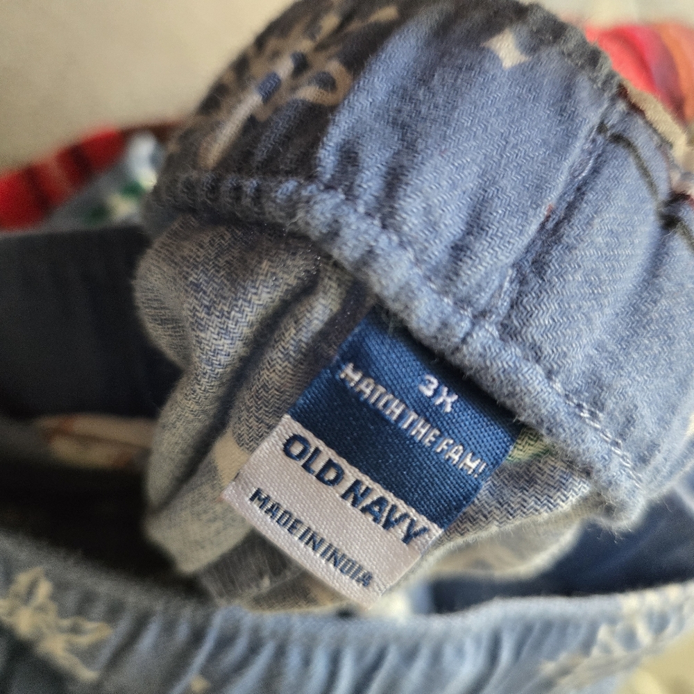 Plus Size Old Navy Christmas Fleece Pajama Pants - Picture 2 of 3